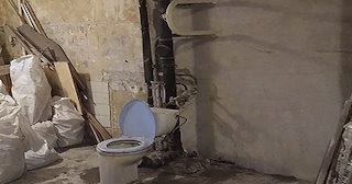 Демонтаж сантехкабины в панельном доме - цена от 1025 рублей | Сварной-Чбр